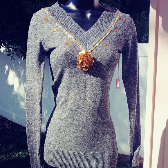 Poof NWT Christmas Sweater sz Sm Gray Gold Sequins - Picture 12 of 13